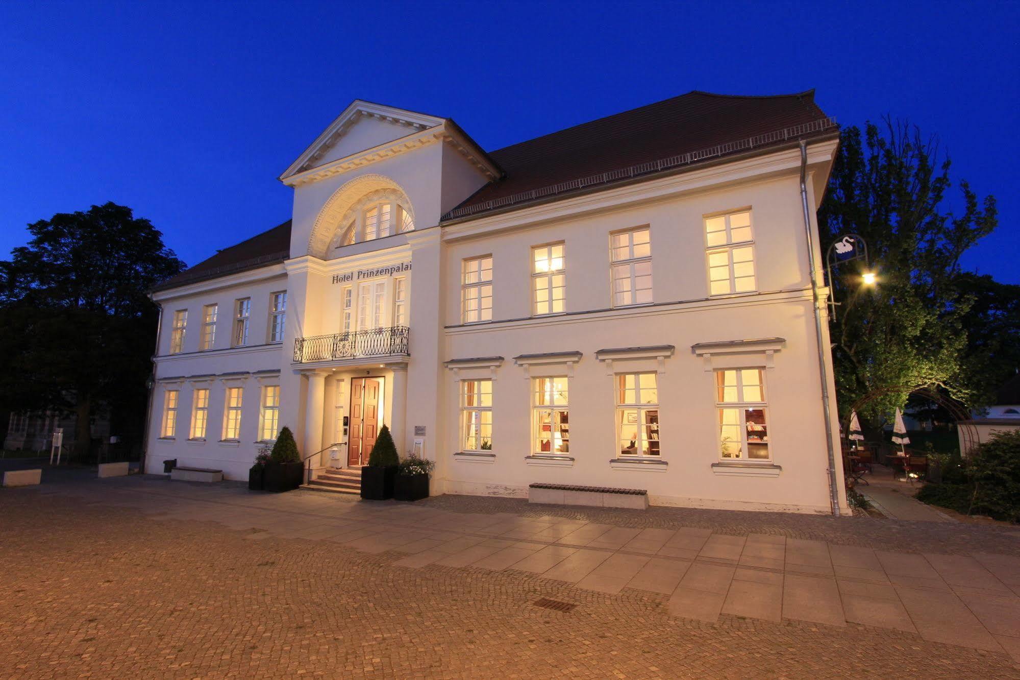 Hotel Prinzenpalais 바트 도베란 외부 사진